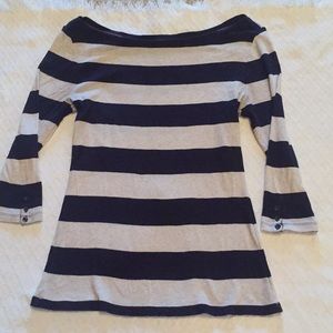 Women’s Gap M, Striped 3/4 sleeve Super soft tee.